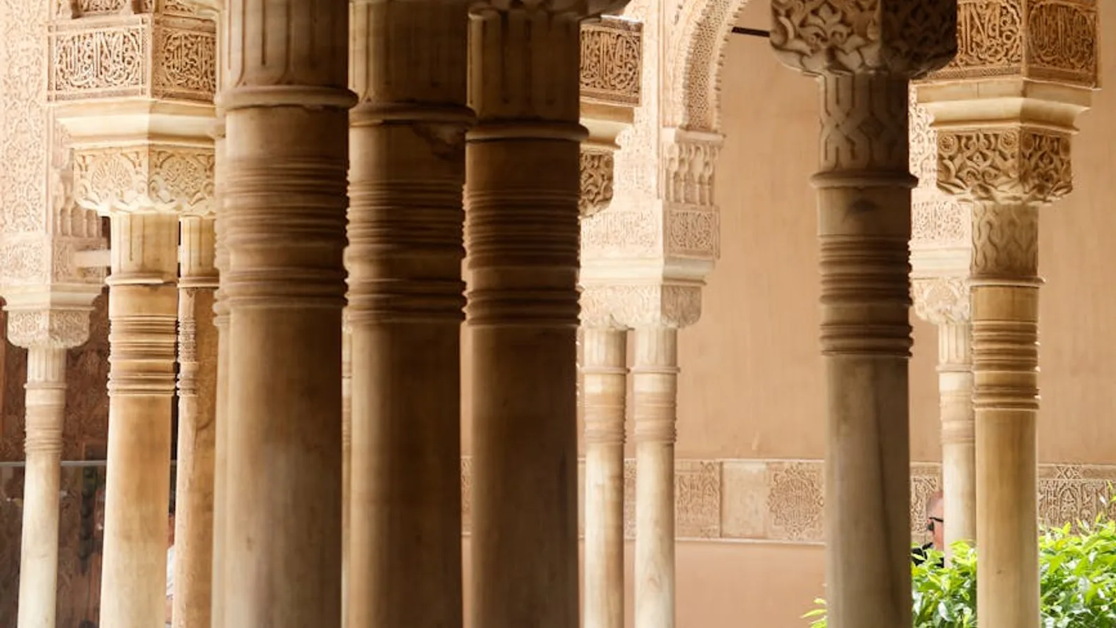 palacio de la Aljafería en La Aljafería de Zaragoza: lo que merece tu tiempo (y lo que no)